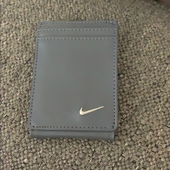 nike front pocket wallet with money clip